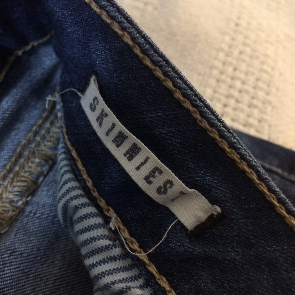 Medium wash skinny jeans - Picture 4 of 6